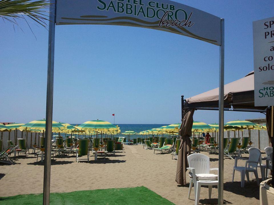 Hotel Club Sabbiadoro Battipaglia Exterior photo